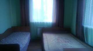 Гостиница Guest House V Olimpiyskoy Derevne Адлер Трехместный номер с основными удобствами-2